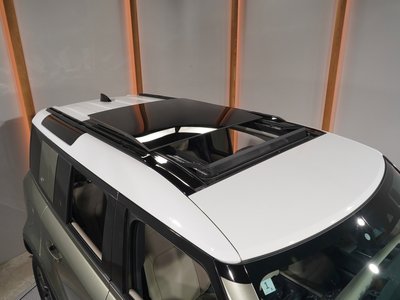 LAND ROVER DEFENDER 2024 thumbnail 3