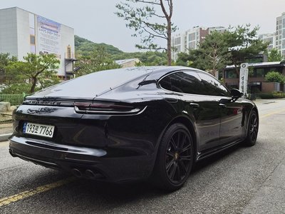 PORSCHE PANAMERA - 5