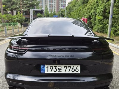PORSCHE PANAMERA - 3
