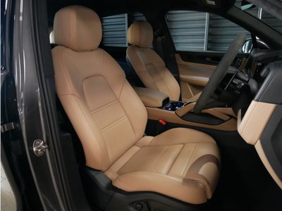 PORSCHE CAYENNE - 10