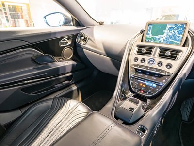 2017 Aston Martin DB11 照片 23