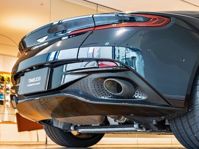ASTON MARTIN DB11 - 8