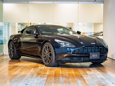 ASTON MARTIN DB11 - 4