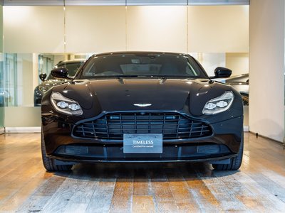 ASTON MARTIN DB11 - 5