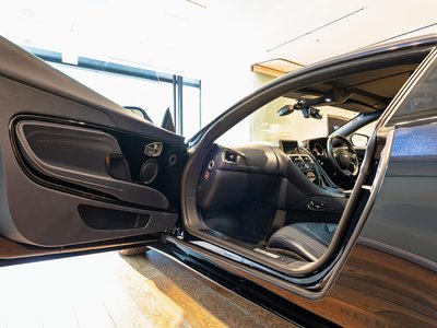 2017 Aston Martin DB11 照片 17