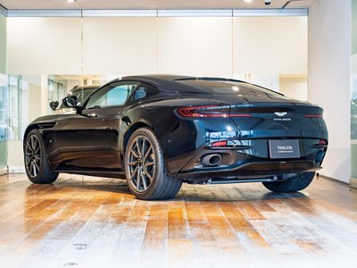 ASTON MARTIN DB11 - 7