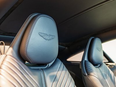 2017 Aston Martin DB11 — фото 14
