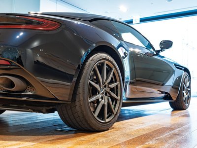 ASTON MARTIN DB11 - 10