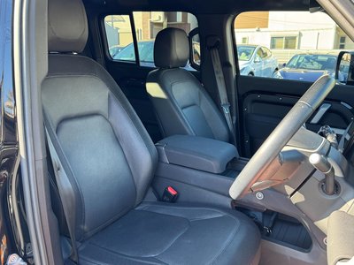 LAND ROVER DEFENDER - 4