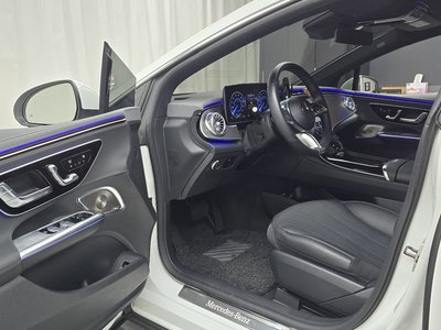 MERCEDES-BENZ EQE - 10