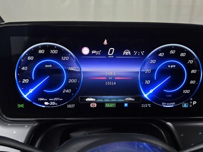 MERCEDES-BENZ EQE - 8