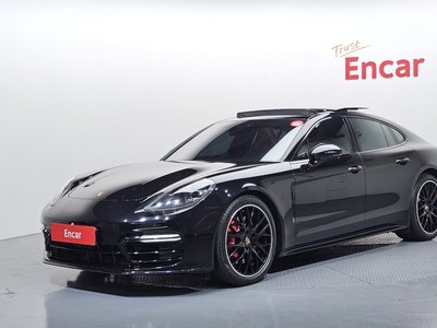 PORSCHE PANAMERA - 1