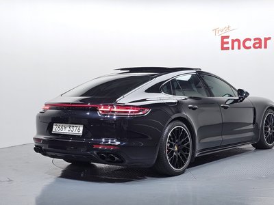 PORSCHE PANAMERA - 3