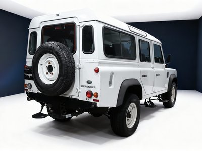LAND ROVER DEFENDER - 10