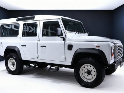 LAND ROVER DEFENDER - 7