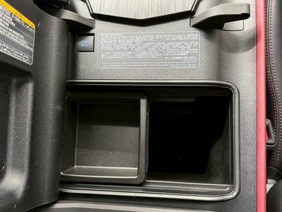 TOYOTA LAND CRUISER 300 - 10