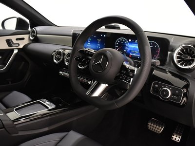 MERCEDES-BENZ CLA - 5