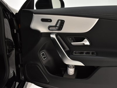 MERCEDES-BENZ CLA - 9