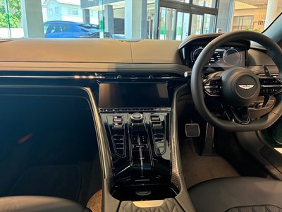 2026 Aston Martin DB12 照片 13