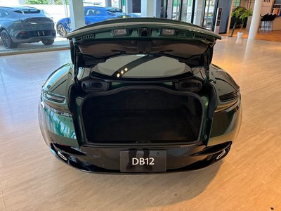 2026 Aston Martin DB12 照片 11