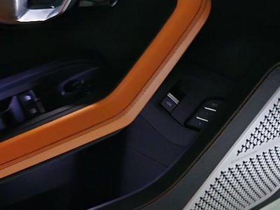 صورة 9 لـ 2021 Lamborghini URUS