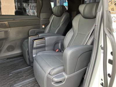 TOYOTA ALPHARD - 8