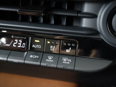 صورة 15 لـ 2025 Toyota CROWN ESTATE