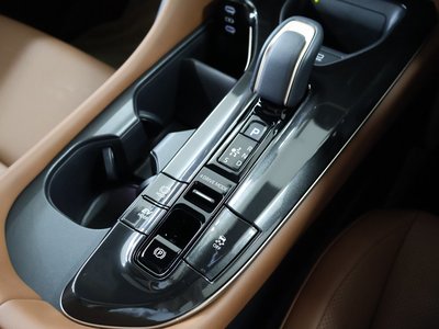 صورة 16 لـ 2025 Toyota CROWN ESTATE