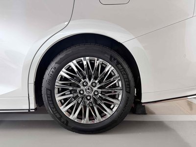 صورة 6 لـ 2024 Lexus LM