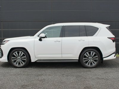 صورة 9 لـ 2025 Lexus LX