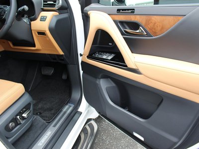 صورة مصغرة 16 لـ 2025 Lexus LX
