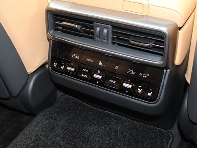 صورة مصغرة 33 لـ 2025 Lexus LX