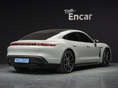 PORSCHE TAYCAN - 4