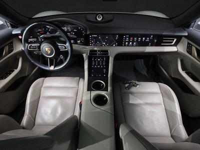 PORSCHE TAYCAN - 5