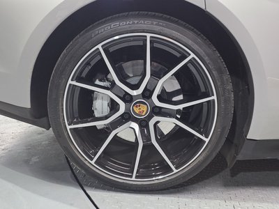 PORSCHE TAYCAN - 6