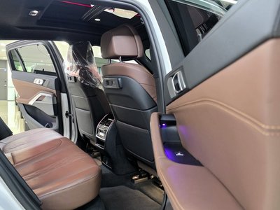 2022 BMW X6 — миниатюра 11