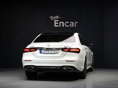MERCEDES-BENZ E-CLASS - 4