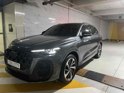 2025 AUDI Q5 photo 2