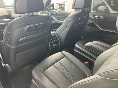 2025 BMW X7 缩略图 75