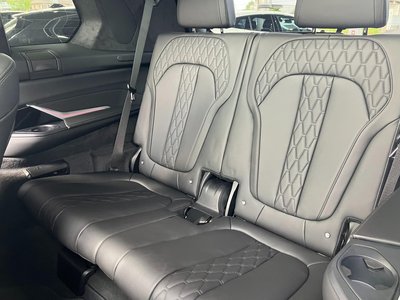 2025 BMW X7 缩略图 77