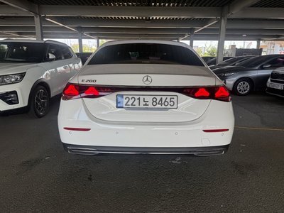 MERCEDES-BENZ E-CLASS - 3