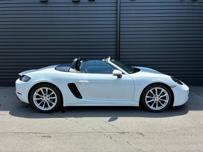 صورة 10 لـ 2025 Porsche 718