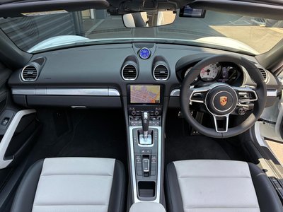 صورة 2 لـ 2025 Porsche 718