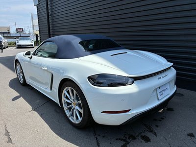 صورة 7 لـ 2025 Porsche 718