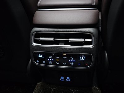 2024 Genesis GV70 — миниатюра 19