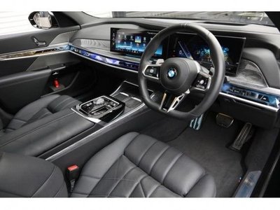 BMW 7 SERIES - 8
