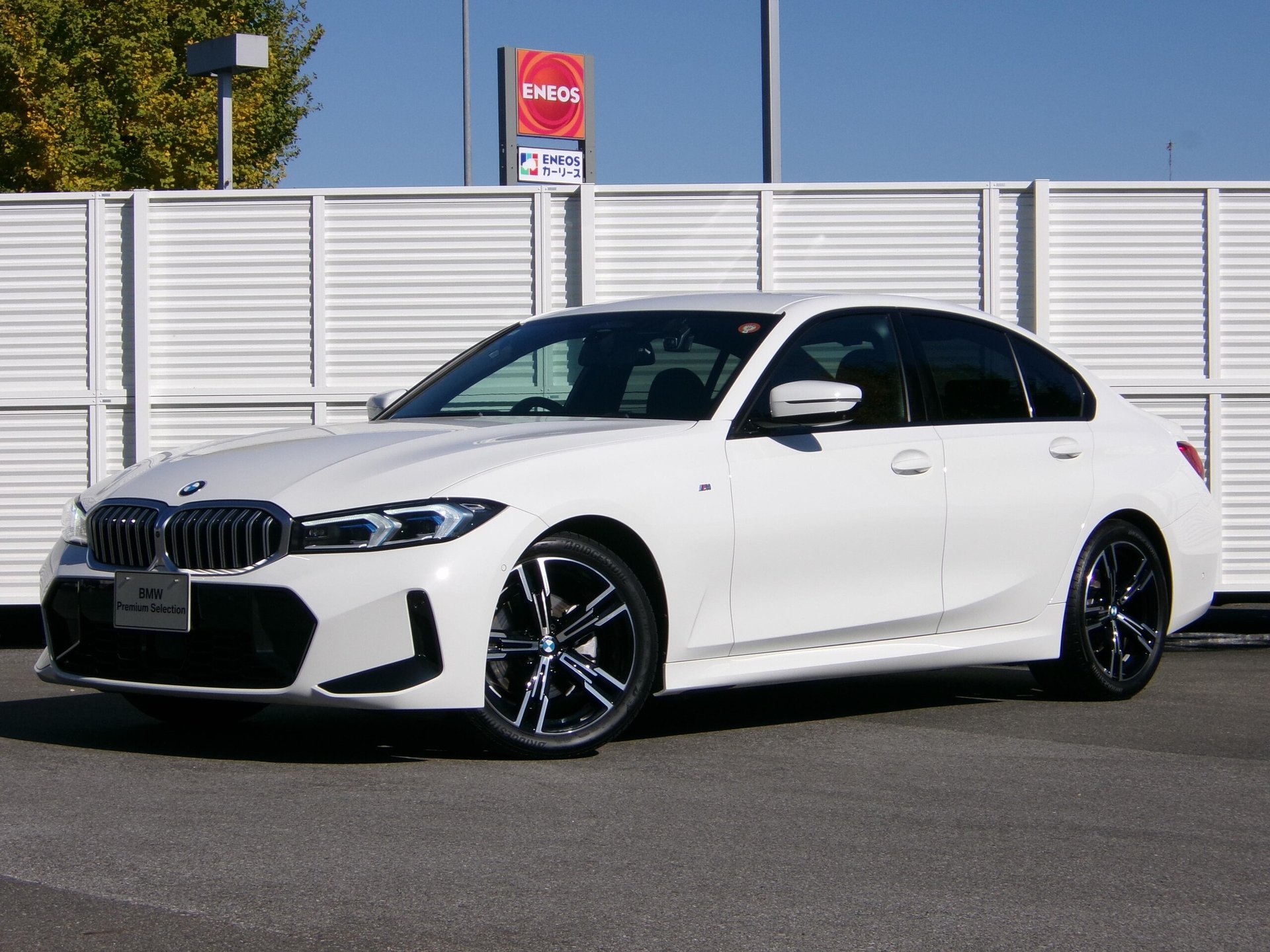 BMW 3 SERIES - View 1