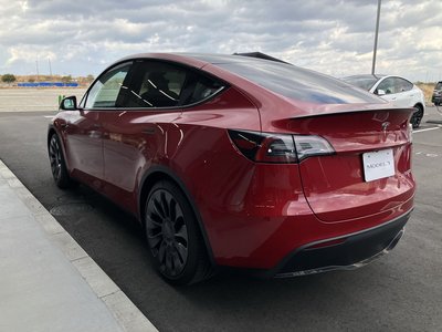 TESLA MODEL Y - 5