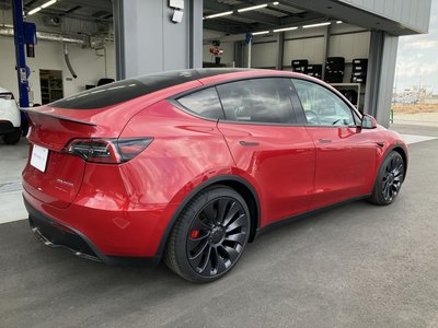TESLA MODEL Y - 2