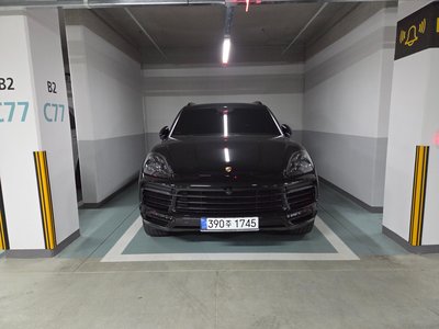 PORSCHE CAYENNE - 1